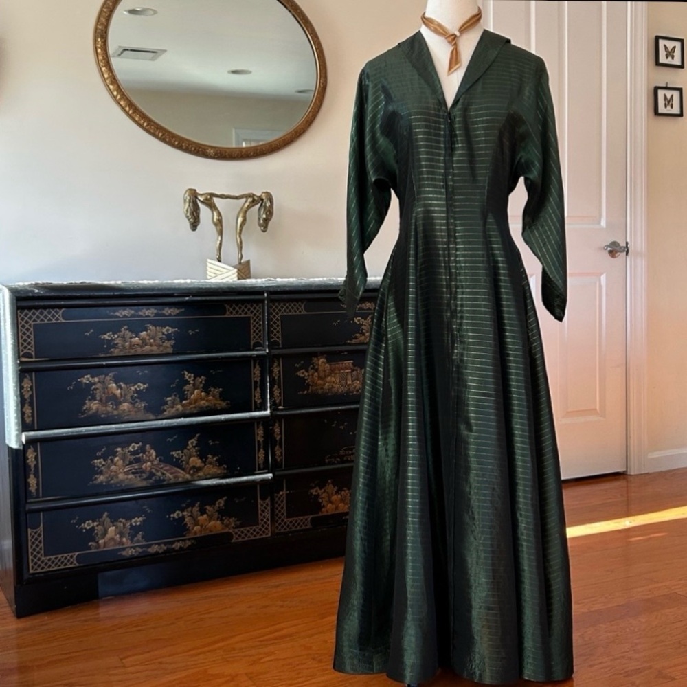 Glamorous 1940’s Satin Taffeta Lurex Full Length XS Hostess Gown - Picture 2 of 9